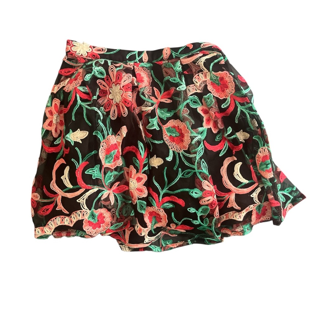 Floral Embroidered Pleated Skirt